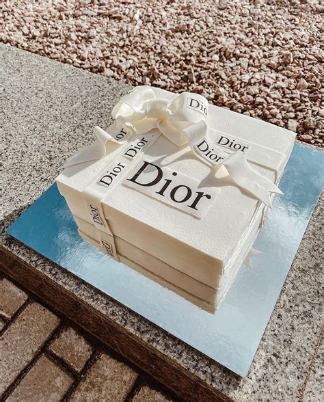 creative cakes dior gold|Top 10 dior cake design ideas and inspiration .